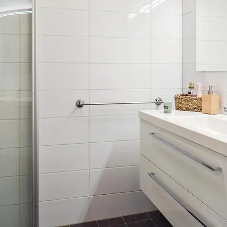 Awesome In W/ 3 Bedrooms